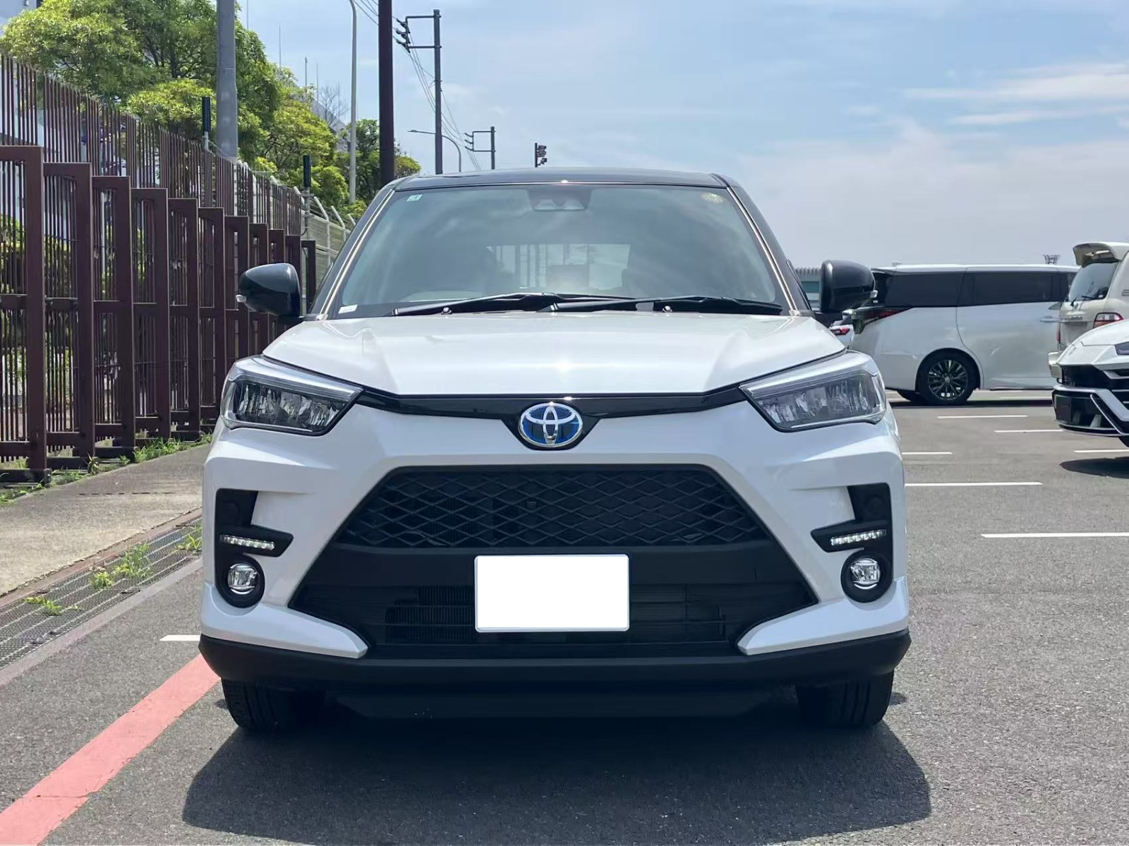 TOYOTA RAIZE-HYBRID Z Two Tone